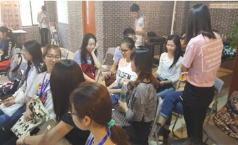 图8 同传实践队员